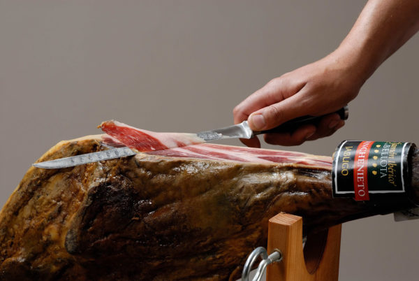 ¿cómo Cortar Un Jamón Ibérico Manchenietoemk 0408